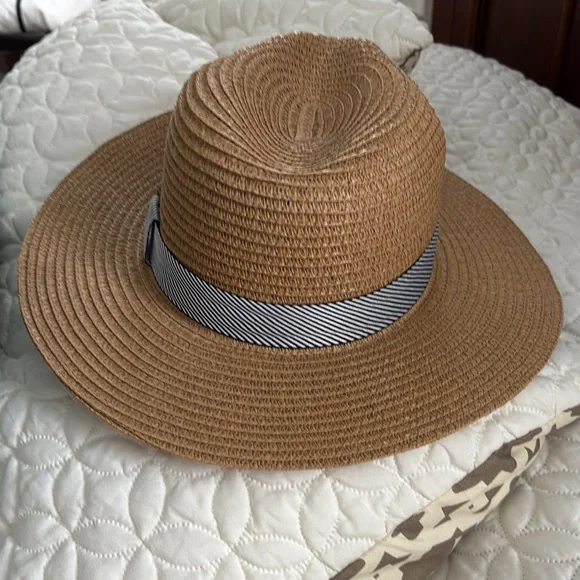 Stylish Tan Straw Hat Fedora w/ Black and White Band Adjustable Interior Ribbon - Picture 4 of 6